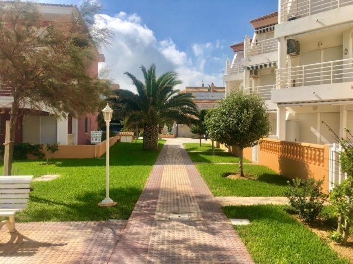 Acogedor Con Terraza Y Jardin Denia